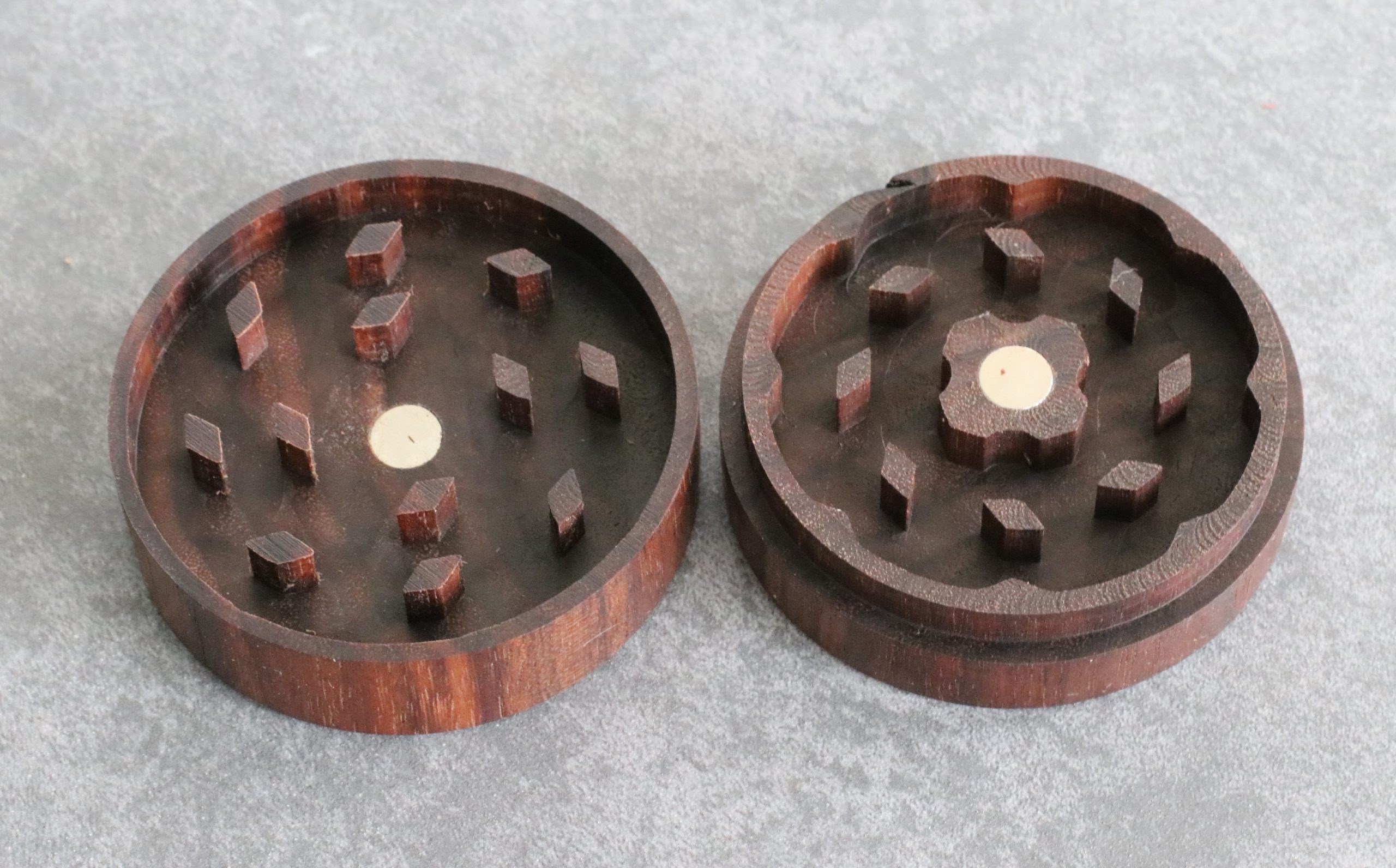 PRO420 Walnut Wood Grinder- 2 Piece simple easy to use herb grinder