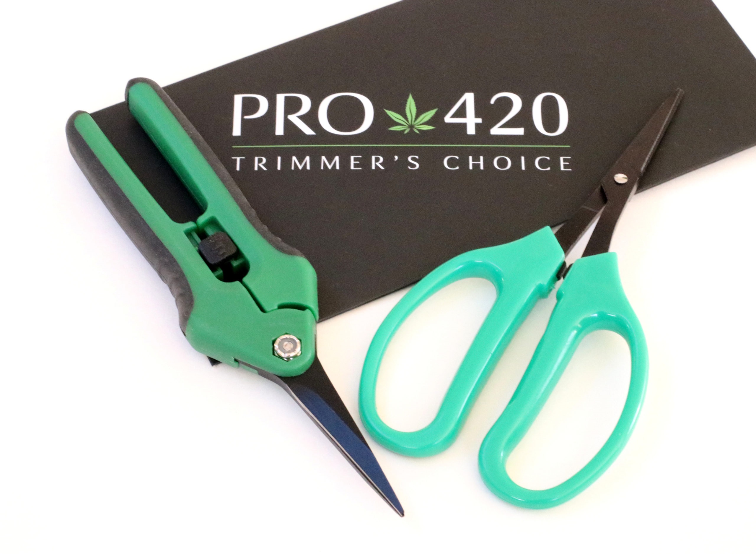 PRO 420 Scissors-2 Pack of Classic & Spring Loaded- Bud Trimming Scissors - One Hitter Pipes