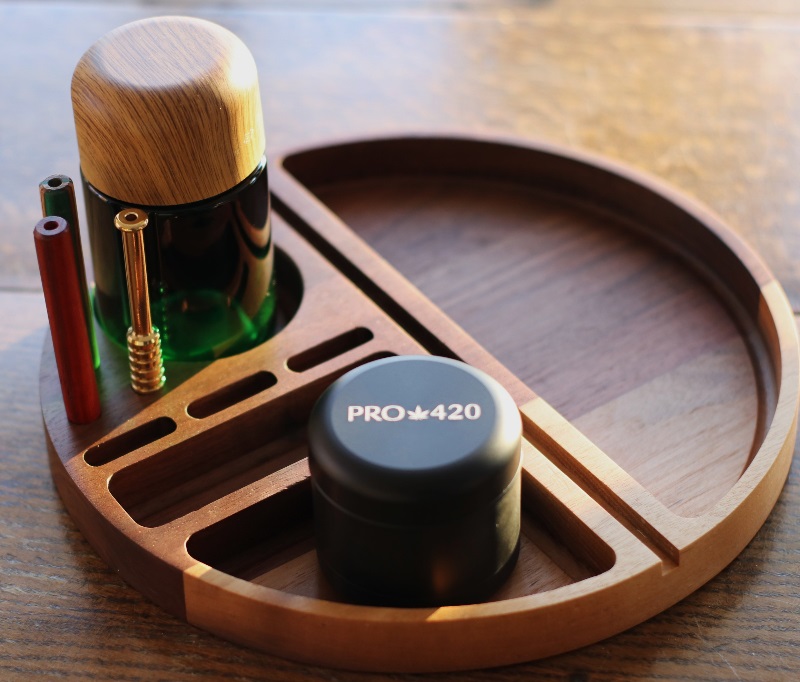 PRO 420 Gift Pack Bundle-Rolling Tray, Grinder, Stash Jar & Pipes-YOLO Ultimate Gift Pack for Smoker's - PRO 420 Aluminum Rolling Tray