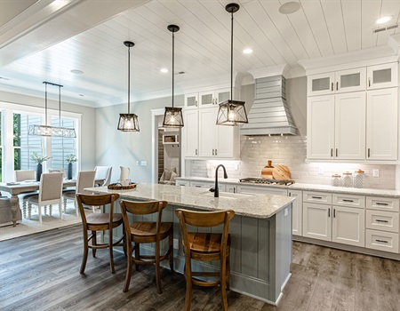 Kitchen_view_in_a_reeves_custom_home.jpg