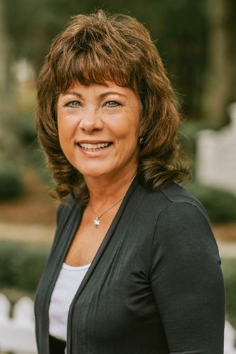 Portrait of Gaye C. Kerr from CENTURY 21 Sunset Realty